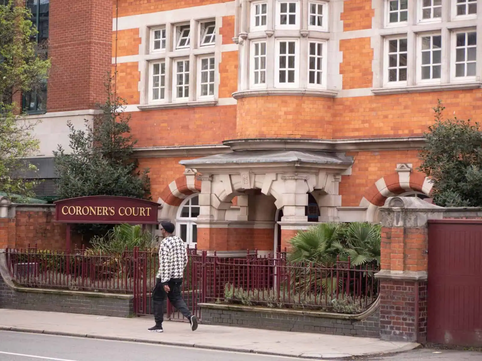 Prinț saudit, găsit mort într-un hotel de lux din Londra. Ce au descoperit anchetatorii după tragedie