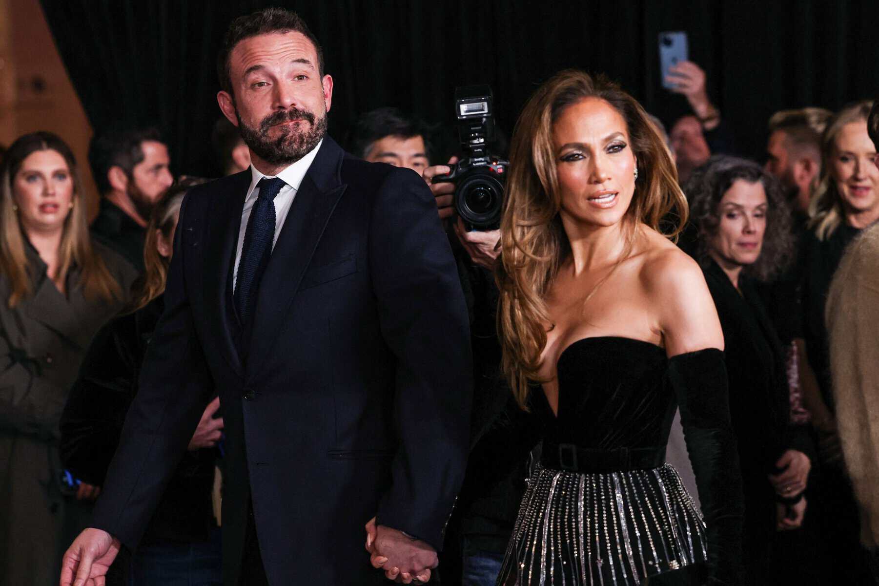 Jennifer Lopez și Ben Affleck nu reușesc să se desprindă unul de celălalt după divorț. Motivul neașteptat