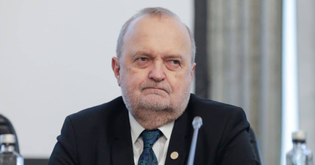 Reacția rectorului UMF Iaşi, după discursul critic al unei absolvente la ceremonia finalului de an