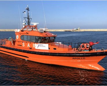 Alertă în Marea Neagră. Doi marinari sunt dați dispăruți după ce au sărit în apă de frica dronelor Alertă în Marea Neagră. Doi marinari sunt dați dispăruți după ce au sărit în apă de frica dronelor
