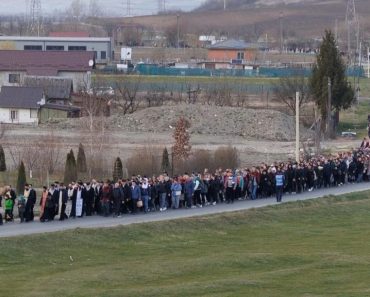 Au început înscrierile pentru pelerinajul de 100 de kilometri de la Mânăstirea Nicula, cel mai mare din România