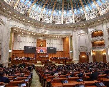 Sondaj CURS: Pe cine ar trimite românii în Parlament dacă astăzi ar fi alegeri. Câte procente au PSD, PNL, AUR și USR