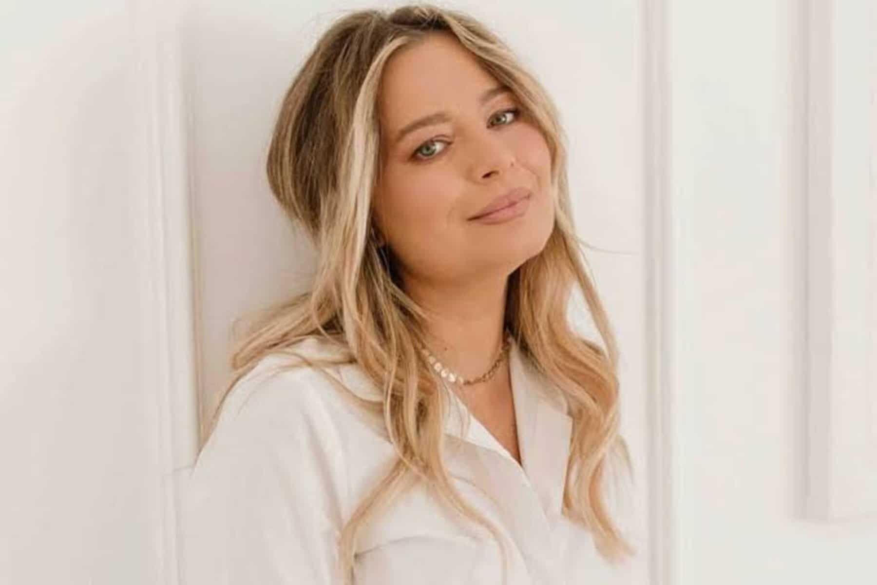 Laura Cosoi a născut! Ce nume superb a ales pentru fetița ei: „Nu mă satur să o privesc” Laura Cosoi a născut! Ce nume superb a ales pentru fetița ei: „Nu mă satur să o privesc”