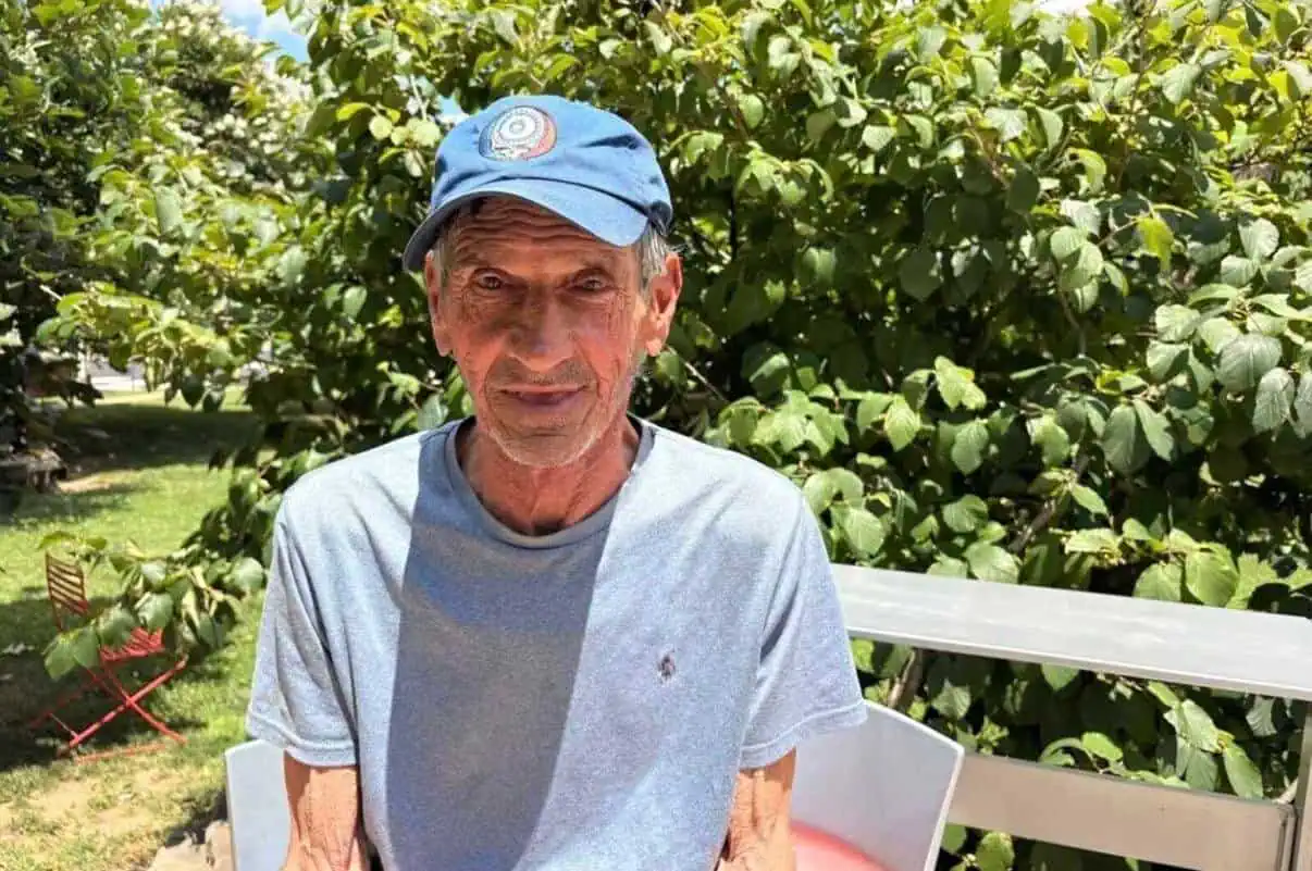 Un român s-a întors acasă după 44 de ani în care familia l-a crezut mort. Cum a reușit să ajungă în țară