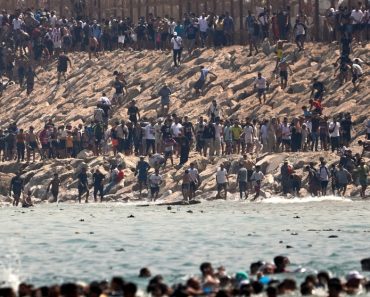 Urgență umanitară și socială absolută în Spania. Imagini incredibile, cu mii de migranți care încearcă să ajungă în exclava Ceuta