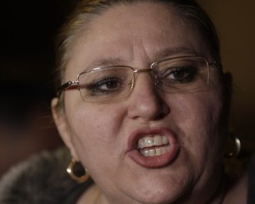 Diana Șoșoacă, implicată într-un accident rutier în București. Eurodeputata a fost transportată la spital (surse)