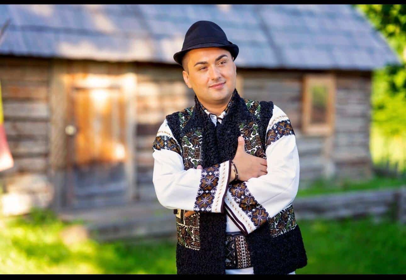 Interpretul de muzică populară Ilie Caraș a ajuns la spital din cauza pastilelor de slăbit: „Am luat după ureche”