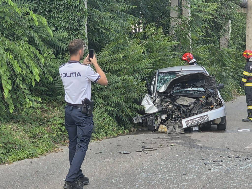 VIDEO: Accident grav la Ploiesti Sud. O fată a fost rănită