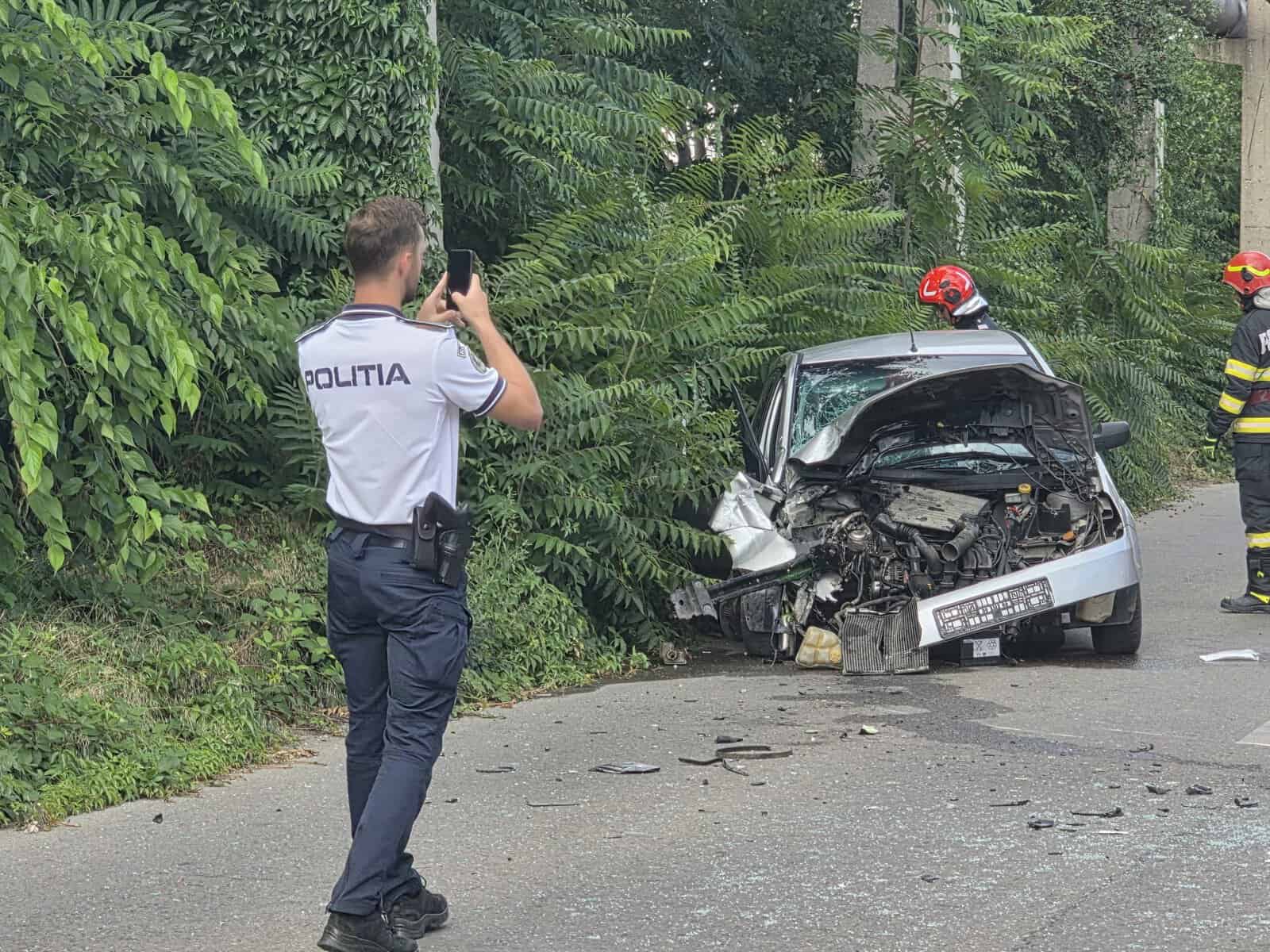 VIDEO: Accident grav la Ploiesti Sud. O fată a fost rănită