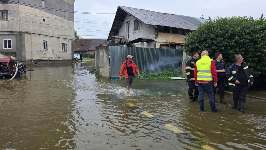 12 persoane evacuate din locuințe în comuna Bucov, sat Pleașa, în urma inundațiilor 