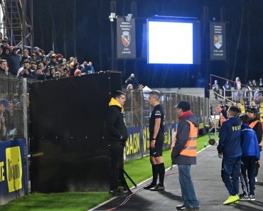 Un clasic al Superligii va fi arbitrat de Feșnic. Petrolul vrea să bată Argeșul a treia oară