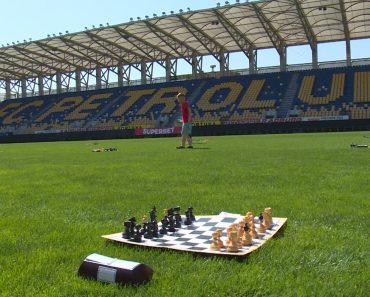 Șah la firul ierbii! Cum să atace Petrolul ca să bată Dinamo Șah la firul ierbii! Cum să atace Petrolul ca să bată Dinamo