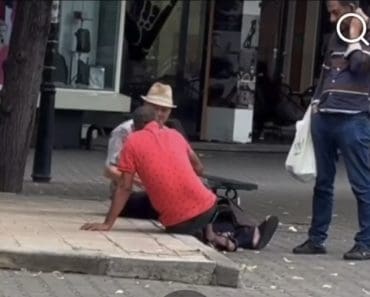 „PLOIEȘTIUL CEL VIU”! Doi bărbați, filmați în timp ce jucau barbut pe jos, chiar în centrul pietonal al orașului „PLOIEȘTIUL CEL VIU”! Doi bărbați, filmați în timp ce jucau barbut pe jos, chiar în centrul pietonal al orașului