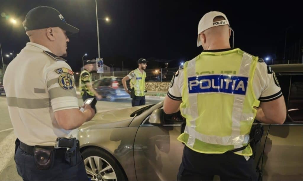 Filtre și controale în Vălenii de Munte: polițiștii au verificat peste 180 de mașini într-o singură zi