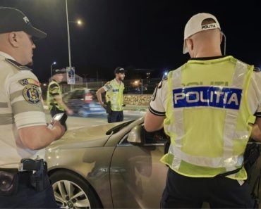 Filtre și controale în Vălenii de Munte: polițiștii au verificat peste 180 de mașini într-o singură zi Filtre și controale în Vălenii de Munte: polițiștii au verificat peste 180 de mașini într-o singură zi