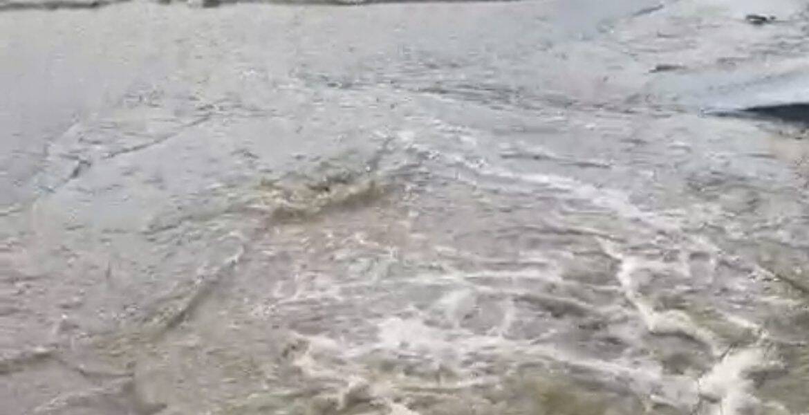 Cod galben de inundații în Prahova. La Valea Doftanei a fost prăpăd! INHGA avertizează asupra riscului de viituri rapide pe râurile din județ