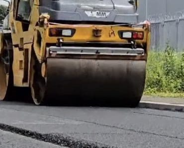 COȘMARUL DE PE STRADA LABORATORULUI: O lucrare de 6 luni, întinsă pe aproape 4 ani! Primarul Mihai Polițeanu dă vina pe vreme și pe alții, în timp ce șoferii mor de nervi în trafic COȘMARUL DE PE STRADA LABORATORULUI: O lucrare de 6 luni, întinsă pe aproape 4 ani! Primarul Mihai Polițeanu dă vina pe vreme și pe alții, în timp ce șoferii mor de nervi în trafic