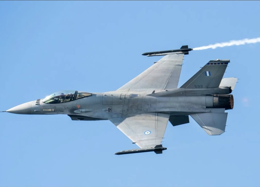 BREAKING/ O dronă a fost doborâtă în spațiul aerian al României de către un avion F-16 cu pilot român BREAKING/ O dronă a fost doborâtă în spațiul aerian al României de către un avion F-16 cu pilot român