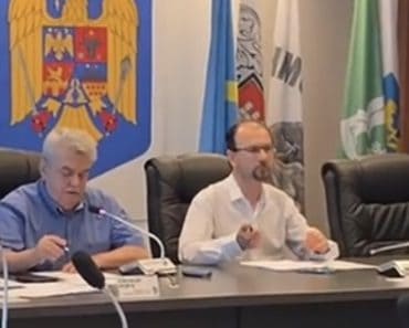 IAR SE ÎNDATOREAZĂ PLOIEȘTIUL PE 12 ANI! Credit de 69 de milioane de lei aprobat în Consiliul Local pentru motoarele de la Brazi. Să te împrumuți la bancă nu cere niciun talent de primar! Fondurile europene nerambursabile sunt pentru proști? IAR SE ÎNDATOREAZĂ PLOIEȘTIUL PE 12 ANI! Credit de 69 de milioane de lei aprobat în Consiliul Local pentru motoarele de la Brazi. Să te împrumuți la bancă nu cere niciun talent de primar! Fondurile europene nerambursabile sunt pentru proști?
