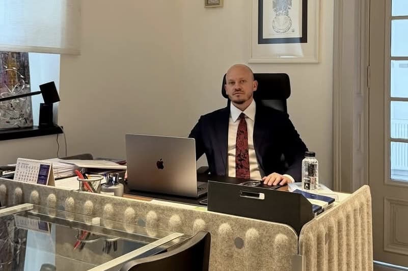 Octavian Sandu, consilier local PSD: Blocajul de la ANCPI și majorarea TVA îi pot lăsa pe mii de români fără avansurile la locuințe Octavian Sandu, consilier local PSD: Blocajul de la ANCPI și majorarea TVA îi pot lăsa pe mii de români fără avansurile la locuințe