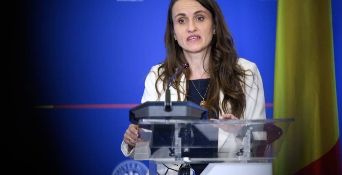 30.000 de români abandonaţi de autorităţile române printre incendiile din Franţa. „Curând vor veni din nou campaniile electorale și solicitările de sprijin din partea diasporei”. Ţoiu se ceartă cu Gândul și spune că românii pot suna la un număr de telefon