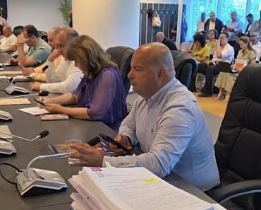 DICTATURĂ ÎN ADMINISTRAȚIA LOCALĂ: Primarul Polițeanu blochează interpelările consilierilor și transformă Ploieștiul în moșie personală! Valentin Marcu (PNL): Instituțiile au primit ordine să nu ne răspundă fără aprobarea primarului