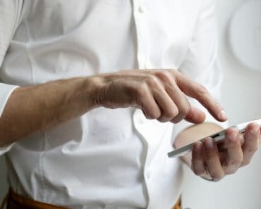 Cum se schimbă așteptările când cauți un smartphone practic, dar bine echilibrat