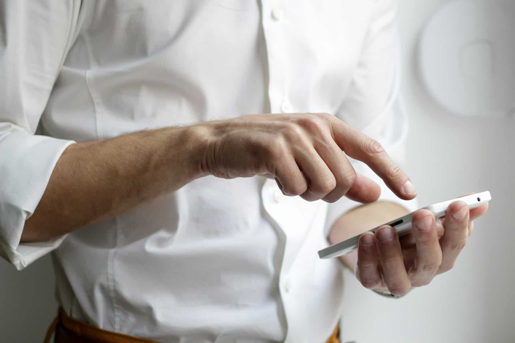 Cum se schimbă așteptările când cauți un smartphone practic, dar bine echilibrat Cum se schimbă așteptările când cauți un smartphone practic, dar bine echilibrat