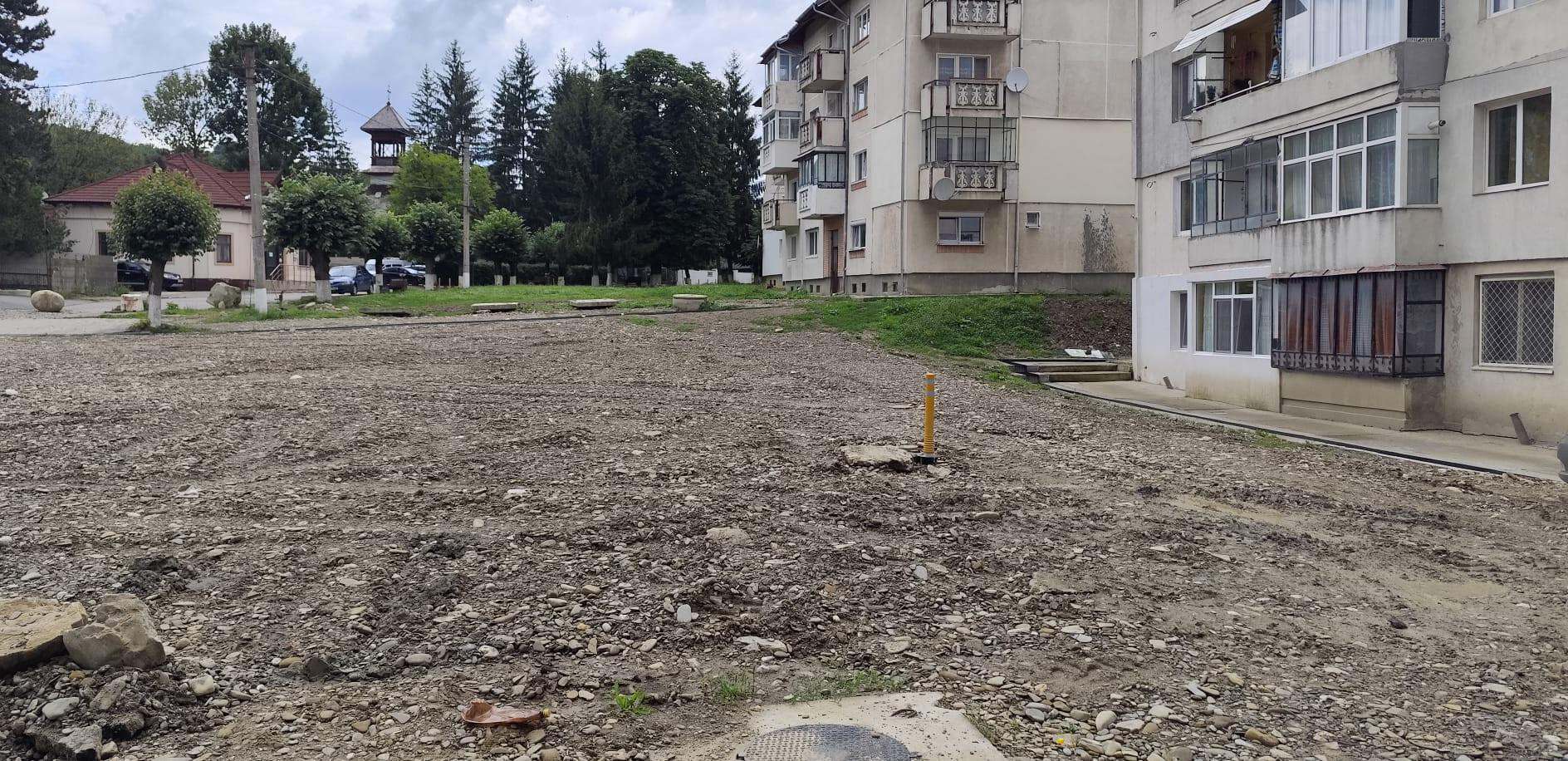 Slanic : Lucrările de punere în siguranță și de sistematizare, inclusiv în zona blocurilor- aproape de finalizare