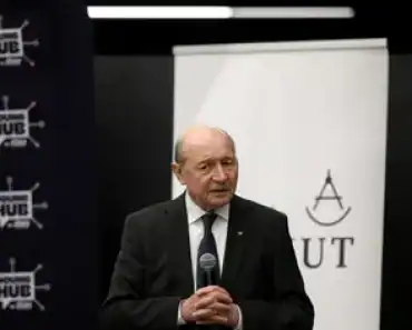Traian Băsescu critică Ucraina pentru blocarea aprovizionării cu țiței: „Noi îi dăm pâinea de la gură să-i ajutăm și ei ne produc daune uriașe” Traian Băsescu critică Ucraina pentru blocarea aprovizionării cu țiței: „Noi îi dăm pâinea de la gură să-i ajutăm și ei ne produc daune uriașe”