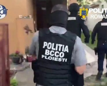 VIDEO: Traficanți de droguri care operau în Ploiești și în Boldești-Scăeni, prinși. Cel mai mic are 17 ani VIDEO: Traficanți de droguri care operau în Ploiești și în Boldești-Scăeni, prinși. Cel mai mic are 17 ani
