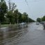 Străzile din zona de vest a Ploieștiului, inundate după o scurtă ploaie torențială