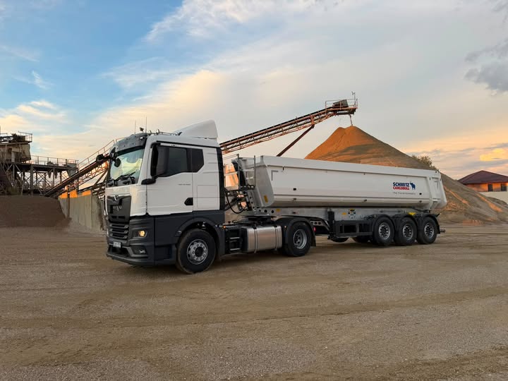 Port Trans angajează șofer C+E pentru benă de piatră