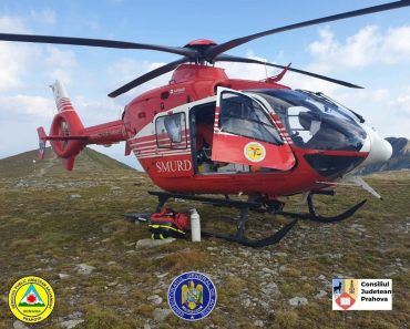 UPDATE: Unul dintre alpiniștii căzuți în Bucegi a murit. Patru elicoptere mobilizate la misiunea de salvare UPDATE: Unul dintre alpiniștii căzuți în Bucegi a murit. Patru elicoptere mobilizate la misiunea de salvare