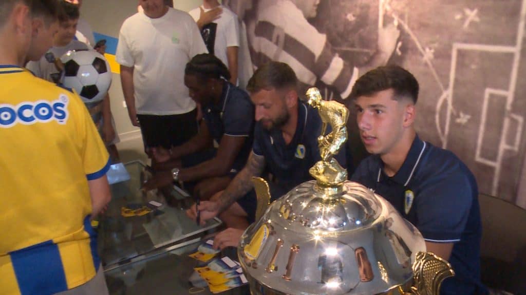 După fotbalul-șampanie avem și fotbalul-poezie, dedicat derbiului Petrolul-Rapid