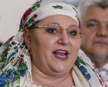 Diana Şoşoacă, primul mesaj după accidentul rutier: „Pot să spun că sunt binişor”