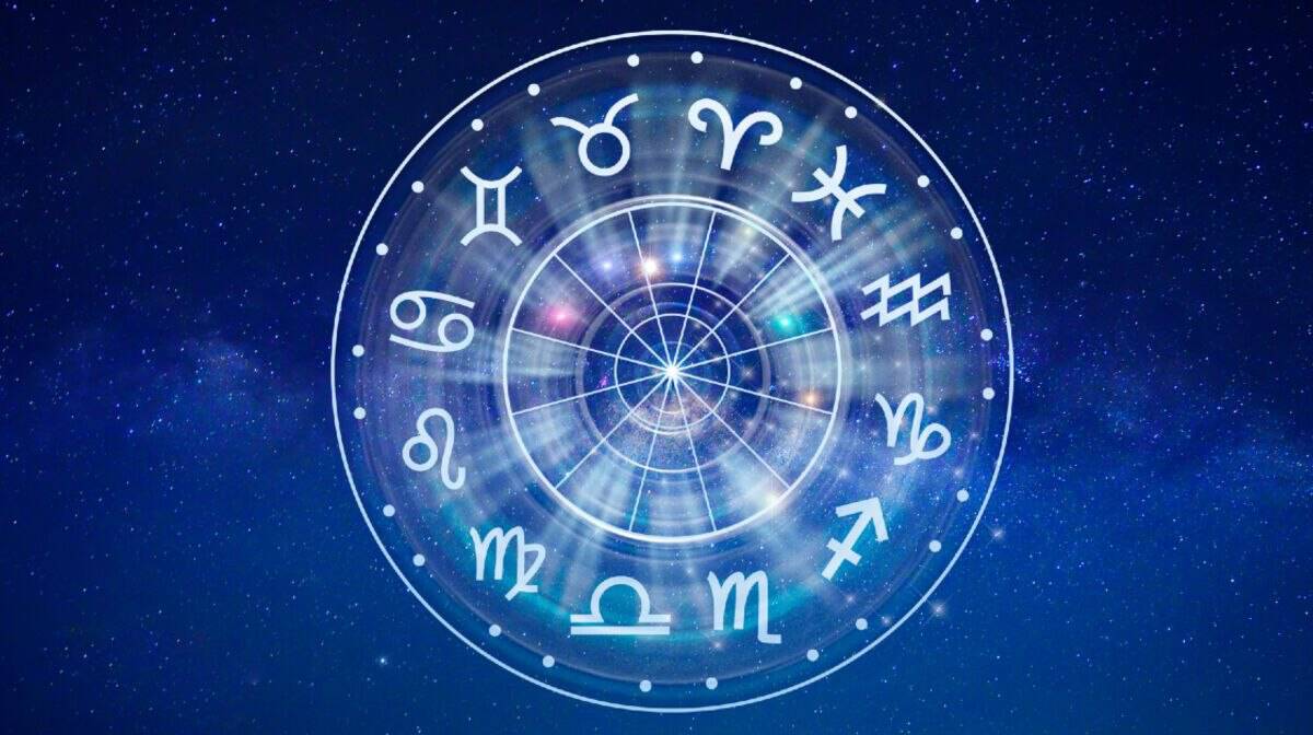 Horoscop 3 august. Săgetătorii reiau legătura cu o persoană din trecut, Vărsătorii fac investiții