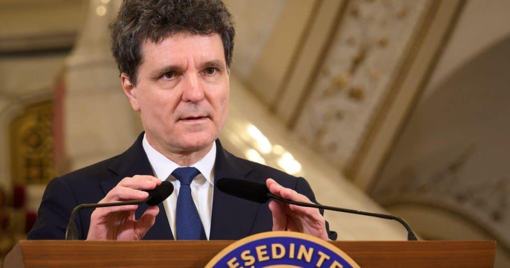 Nicușor Dan, apel către români: „Țara se stabilizează financiar și va fi mai bine; România funcționează”. Ce spune de trecerea la euro