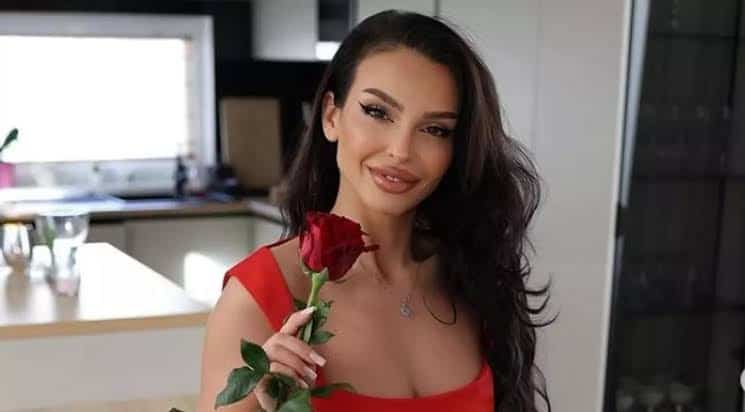 Francisca și TJ Miles pregătesc petrecerea anului. De ce nu au apucat încă să plece în vacanță cu fiica lor