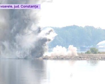 Stânca Pârjoaia a fost detonată. Explozie spectaculoasă în Dunăre pentru salvarea centralei de la Cernavodă. Miruță: „E un succes”