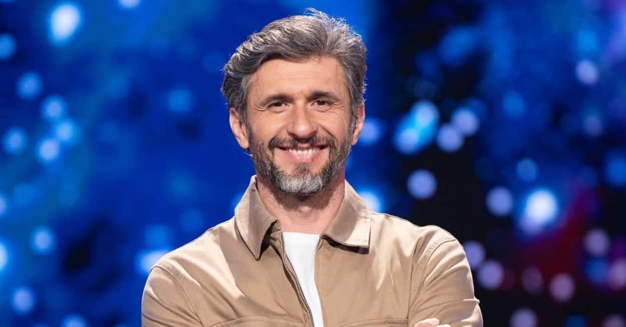 Cum arată viața lui Dragoș Bucur la țară. Actorul își începe ziua cu animalele și grădina: „Avem casa chiar în mijlocul livezii”