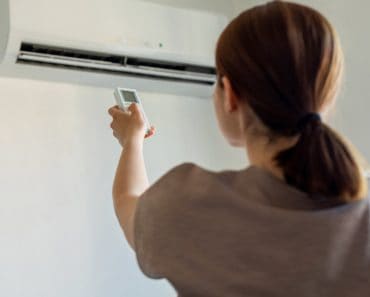 La câte grade trebuie setat aerul condiționat în timpul caniculei. Temperatura recomandată de specialiști în dormitor pe timpul nopții