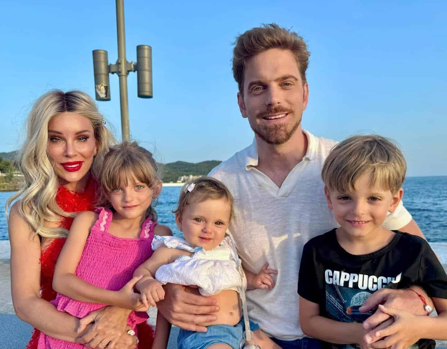 Cum și-a petrecut Alina Laufer vacanța în Grecia alături de copii: „Nu am avut timp de nimic, ne cărăm la plajă cu toată casa” Cum și-a petrecut Alina Laufer vacanța în Grecia alături de copii: „Nu am avut timp de nimic, ne cărăm la plajă cu toată casa”