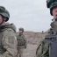 „Rușii încearcă să le ardă literalmente fețele”. Ucraina a capturat mercenari plătiți de Putin din peste 50 de țări și trimiși pe front
