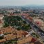 Cum au ajuns localnicii unui oraș din România să fie terorizați de un grup de minori. Copiii se filmează făcând cascadorii pe biciclete