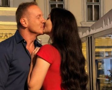 Cum au fost surprinși giugiulindu-se Medana și Alin Oprea pe străzile din Sibiu. A sărutat-o în văzul lumii: „Ești regina inimii mele” Cum au fost surprinși giugiulindu-se Medana și Alin Oprea pe străzile din Sibiu. A sărutat-o în văzul lumii: „Ești regina inimii mele”