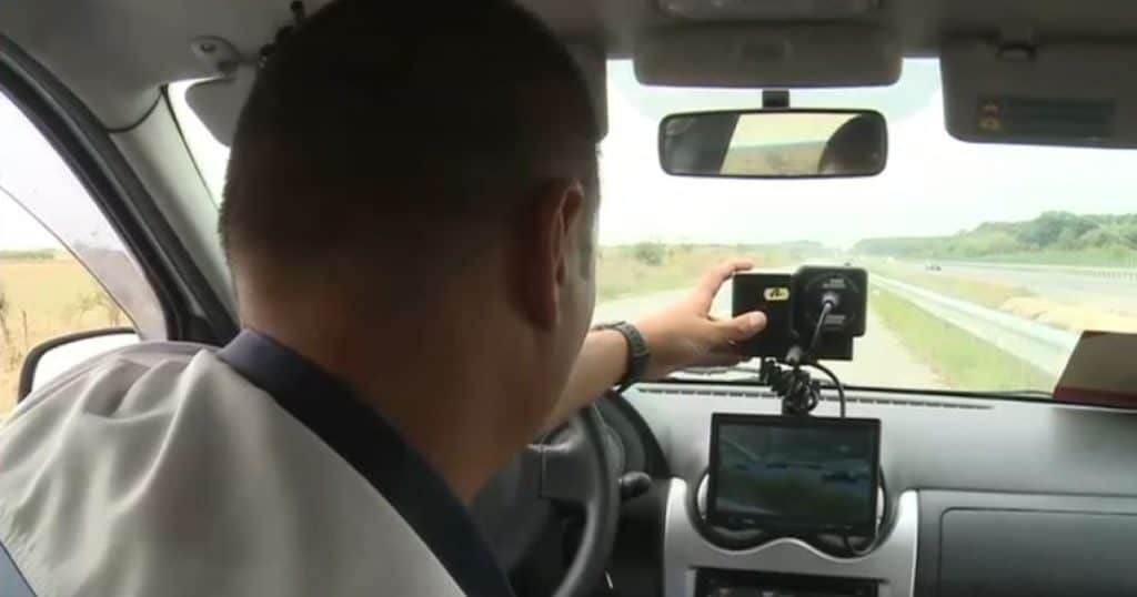 Bărbat prins de radar cu 172 kmh pentru că își ducea la spital tatăl muşcat de câine. Ce reacție au avut polițiștii
