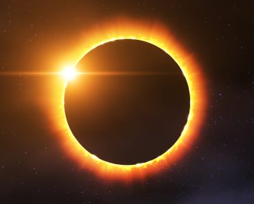 Eclipsa de Soare 2026 are loc astăzi: La ce oră începe fenomenul în România și din ce orașe poate fi observat