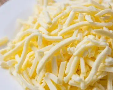 Avertismentul experților în alimentație! Nu cumpăra niciodată brânză rasă din magazin fără să verifici un ingredient de pe etichetă Avertismentul experților în alimentație! Nu cumpăra niciodată brânză rasă din magazin fără să verifici un ingredient de pe etichetă