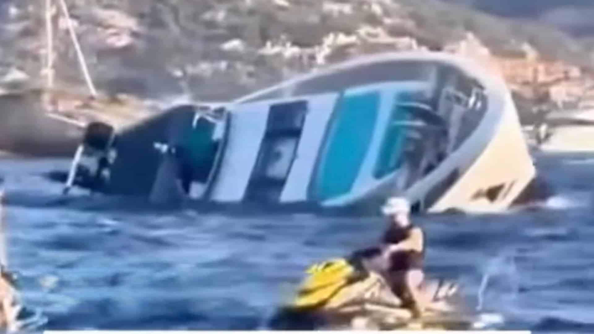 Un iaht de lux s-a scufundat în Sardinia. Nava de 9,1 milioane de dolari a ajuns pe fundul mării la doar patru zile de la livrare Un iaht de lux s-a scufundat în Sardinia. Nava de 9,1 milioane de dolari a ajuns pe fundul mării la doar patru zile de la livrare